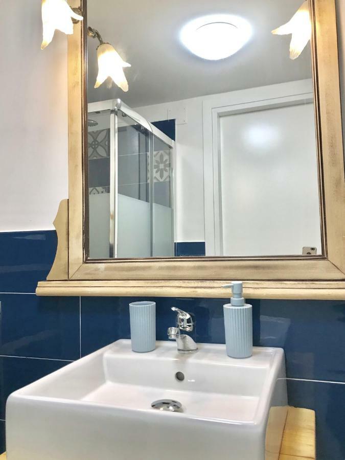 Appartement La Casa Di Hoby à Naples Extérieur photo